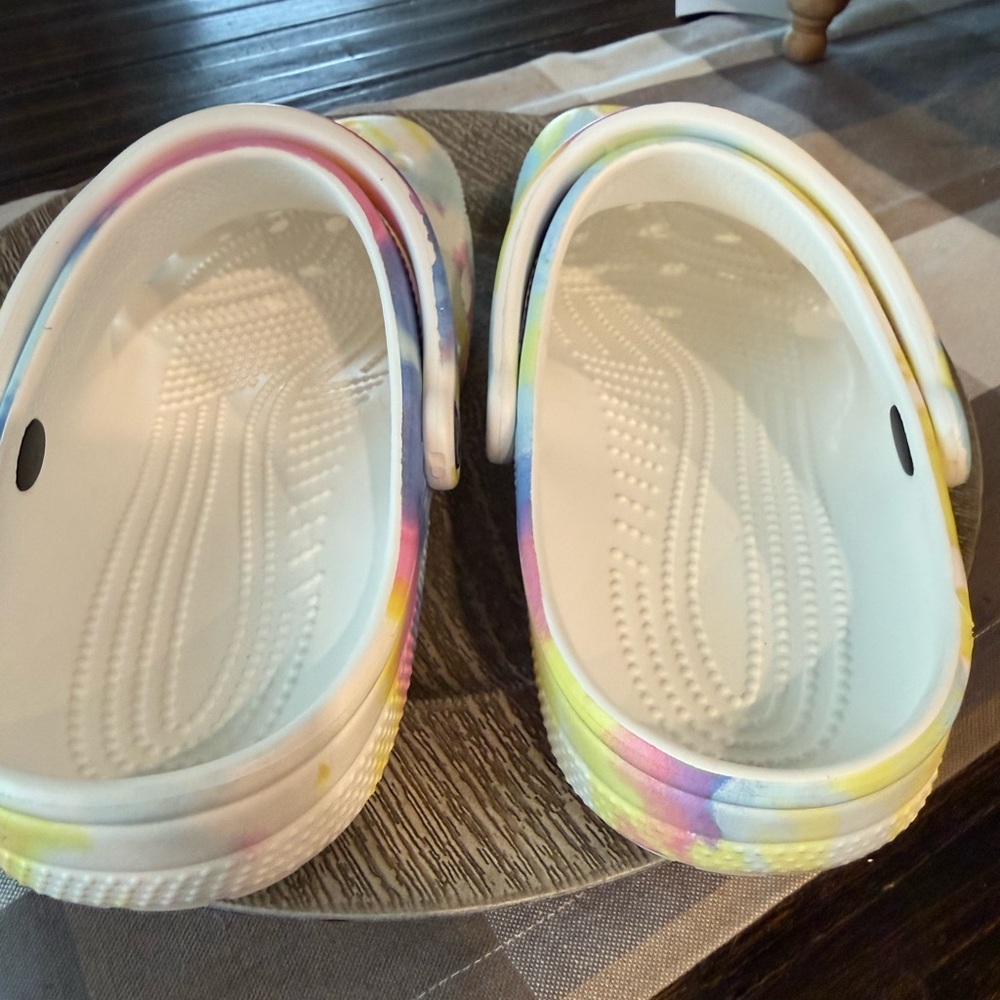 CROCS Tie-Dye Clogs - Picture 8 of 10